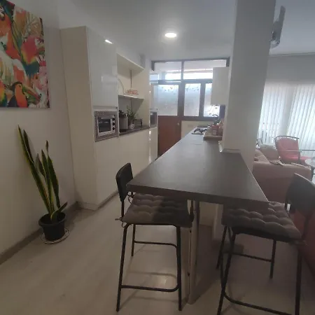 Guest house Nice Room-terrace- Private Toilete-closer Sport Pier-optical Fiber 1 Gb *