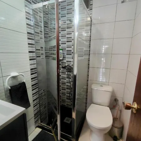 Guest house Nice Room-terrace- Private Toilete-closer Sport Pier-optical Fiber 1 Gb Las Palmas de Gran Canaria
