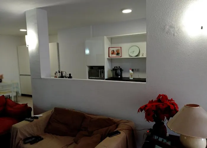 Nice Room-terrace- Private Toilete-closer Sport Pier-optical Fiber 1 Gb בית הארחה 3*