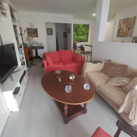 Pensión Nice Room-terrace- Private Toilete-closer Sport Pier-optical Fiber 1 Gb