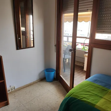 Nice Room-terrace- Private Toilete-closer Sport Pier-optical Fiber 1 Gb Pensión